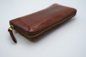 革財布には傷がつきやすい革とそうでない革がありますか？